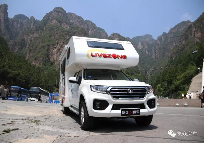 外觀大氣，空間十足的房車