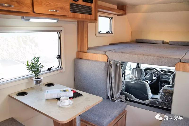 外觀大氣，空間十足的房車