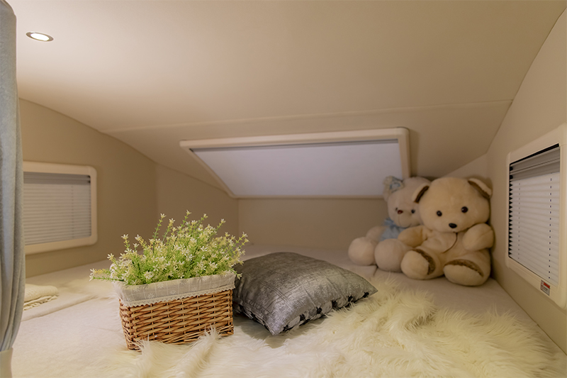 柴油四驅房車,這款還有超大床 柴油四驅房車,這款還有超大床