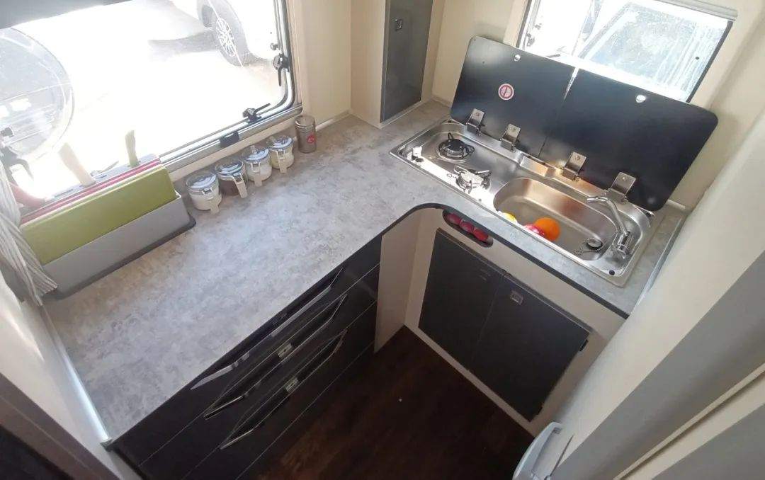 氣場全開!駱駝房車最強全明星陣容,齊了! 氣場全開!駱駝房車最強全明星陣容,齊了!