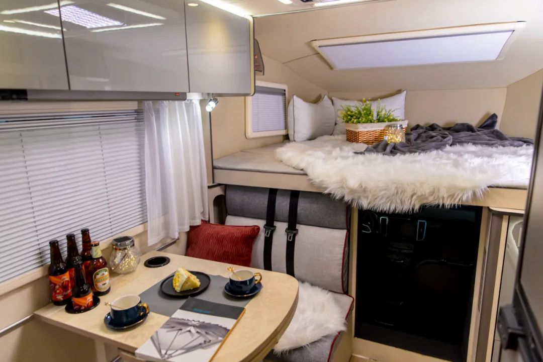 8月12日,相約武漢!顏值、動(dòng)力、空間都滿意的皮卡房車來(lái)了! 8月12日,相約武漢!顏值、動(dòng)力、空間都滿意的皮卡房車來(lái)了!