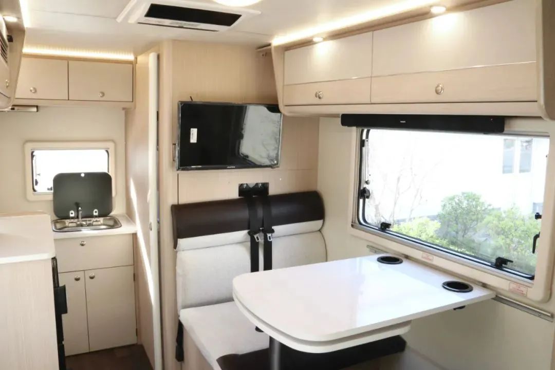 8月12日,相約武漢!顏值、動(dòng)力、空間都滿意的皮卡房車來(lái)了! 8月12日,相約武漢!顏值、動(dòng)力、空間都滿意的皮卡房車來(lái)了!