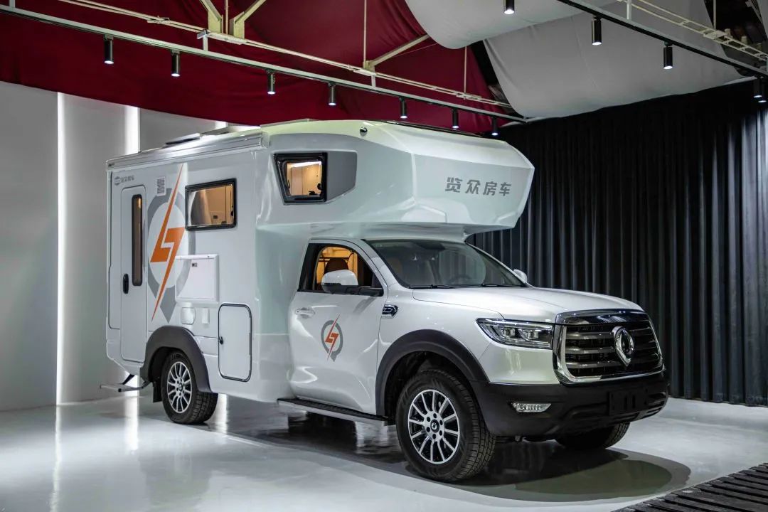 為什么覽眾房車要采用玻璃鋼“三明治”車身結構？