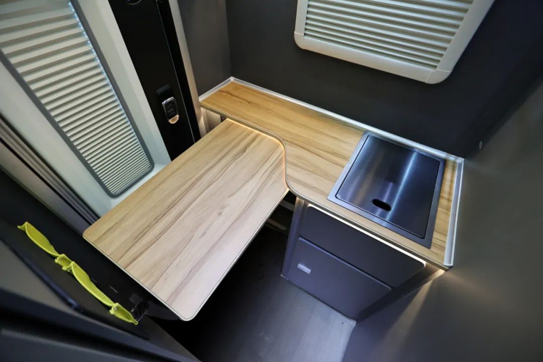 TOD智能四驅 全車越野套件,這是不是你理想的C型越野房車? TOD智能四驅 全車越野套件,這是不是你理想的C型越野房車?